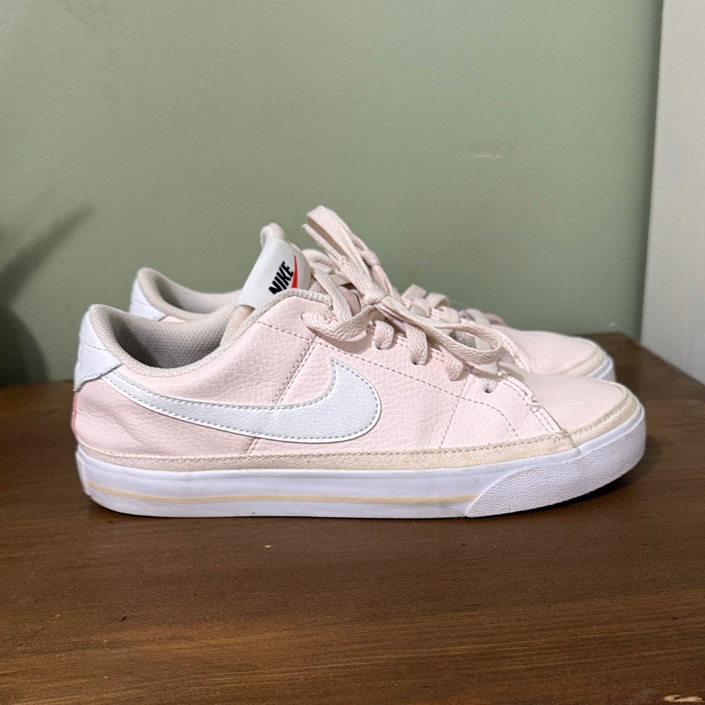 Nike Women's Light Pink and White Low-Top Sneakers